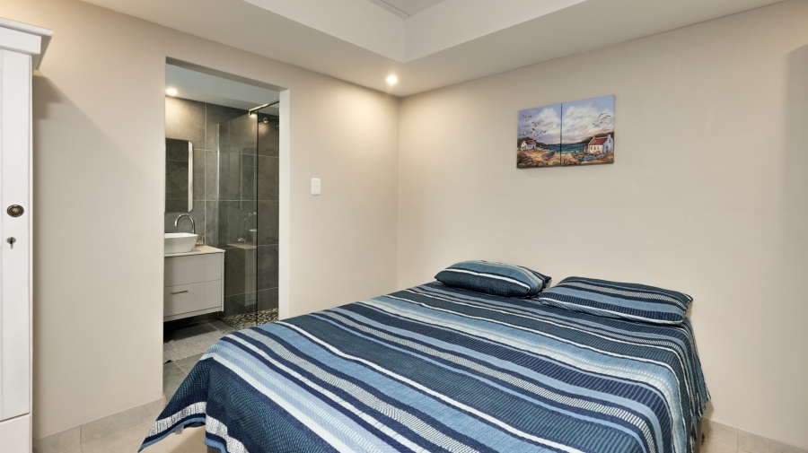 5 Bedroom Property for Sale in Agulhas Western Cape